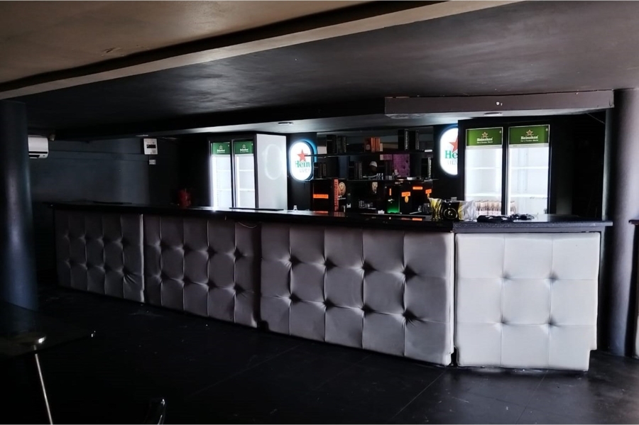 Commercial Property for Sale in Lemoenkloof Western Cape